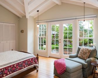 3764 On Soundings ~ 5 Minute Walk to Downtown - Carmel-by-the-Sea - Habitación
