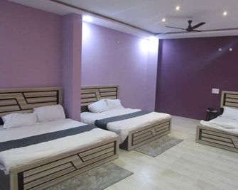Hotel Celebration Green - Khandwa - Bedroom