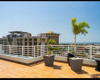 Joy Luxury Estate Kingston - Kingston - Balcon