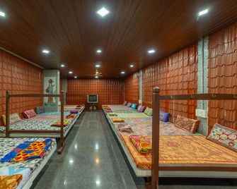 Sri Nandha Luxury Comforts - Valparai