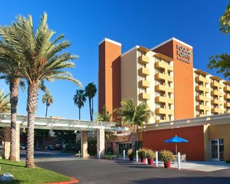 Four Points by Sheraton Los Angeles Westside - Culver City - Building