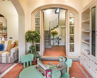 Villa Colombai - Orentano - Sala de estar
