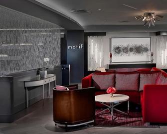 Comfy Boston Stay w/ On-Site ArtBar Dining & Beautiful Charles River Views - Cambridge - Salónek