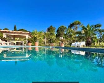 Villa La Source 83 - room close to St Tropez - Cogolin - Piscina