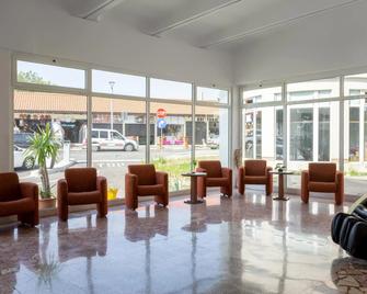 Hotel Siret Saturn - Saturn - Lobby