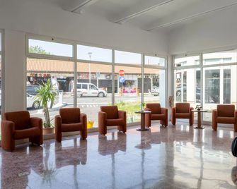 Hotel Siret - Saturn - Lobby
