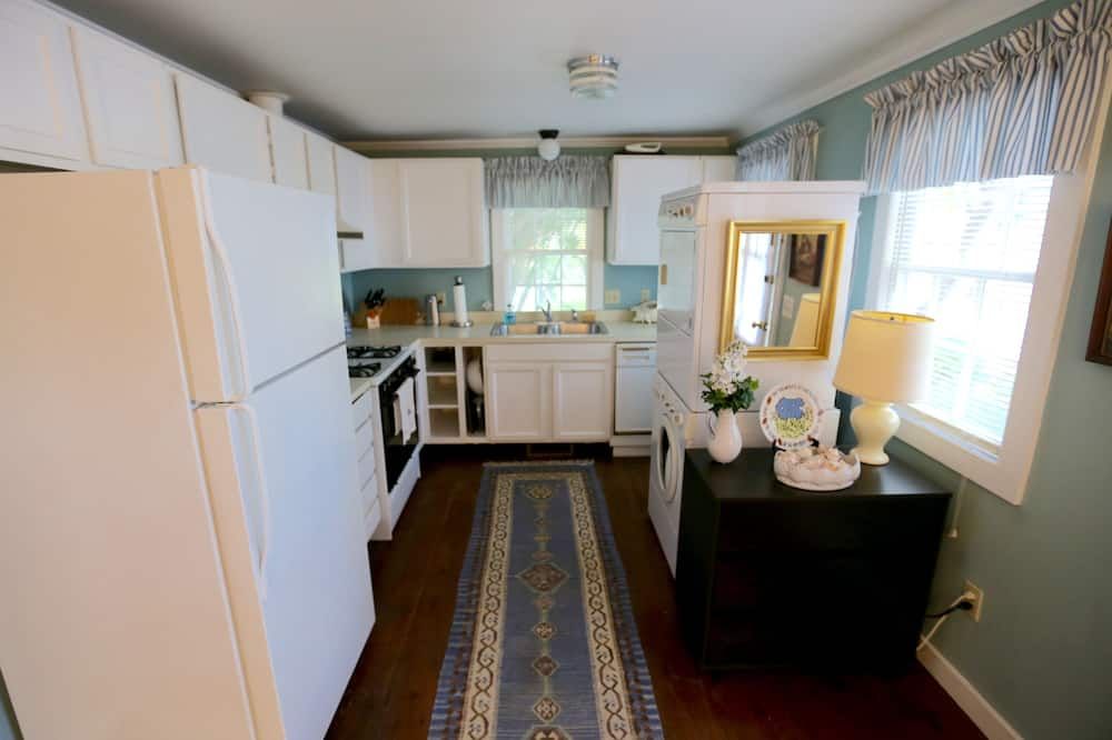 Kitchen view of Quaint Cottage In Historic Old Point Beaufort, S.C.