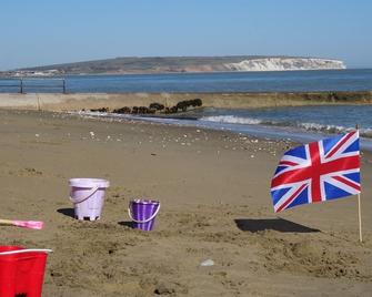 The Sandhill - Sandown - Strand