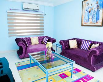 Maxwell Court Apartments - Accra - Living room