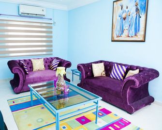 Maxwell Court Apartments - Accra - Living room