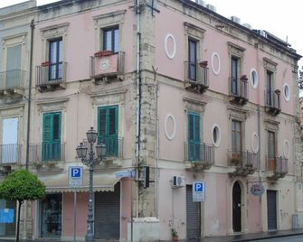 Phenicusa - מילאצו - בניין