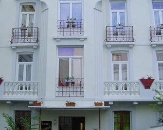 Hotel Luxembourg - Lourdes - Building