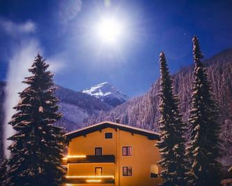 Residence Alpenheart - Bad Gastein - Binnenhof