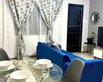 Apartment In Randburg - Randburg - Living room