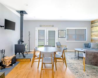 Latitude Adjustment - Donnelly - Dining room