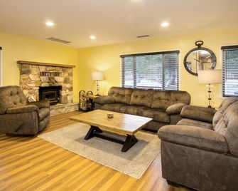 Edelweiss Lodge - Mammoth Lakes - Olohuone