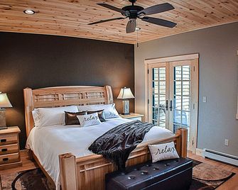 Lutsen Northwoods Retreat-Golf, Ski, Winery, Hiking, Biking, Sled, Trails - Lutsen - Bedroom