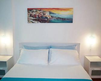 Giramondo - Rapallo - Bedroom