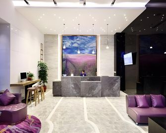 Lavande Hotels Changde Railway Station - Changde - Lobby