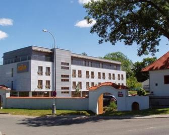 Hotel Meritum - פראג - בניין