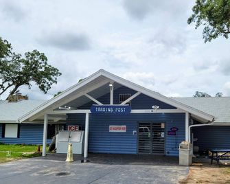 Two bedroom park model near Disney - Apopka - Edificio