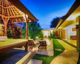 Bukit Kirana Villas - South Kuta - Patio