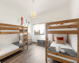 Surfies Baleal - Ferrel - Bedroom