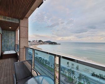 Songjeong Olla Hotel - Busán - Balcón