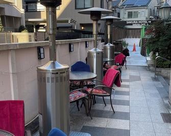 Sakura Hotel Hatagaya - טוקיו - מרפסת