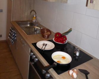 weiss-ferienwohnung - Quedlinburg - Cocina