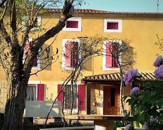 Gîte Boyer Bas With Pool And Spa - Malegoude - Edificio