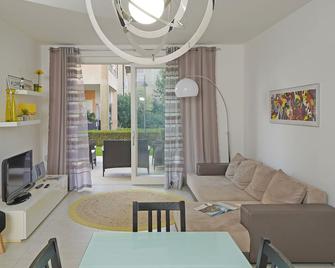 Le Corti Caterina Apts with pool - Lonato del Garda - Living room