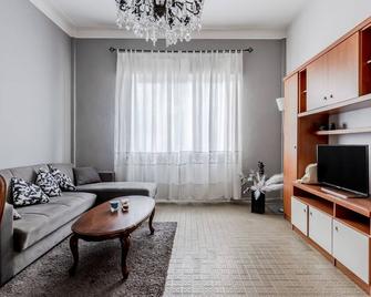 Viareggio - Roomy Apartment near the beach! - Viareggio - Sala de estar