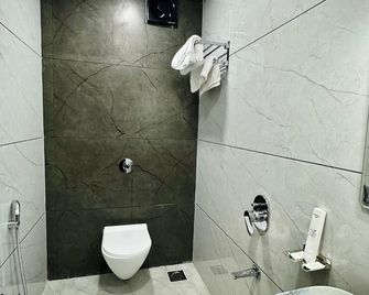 Hotel Vanvira - Lonavala - Ванна кімната