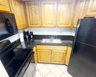 Ocean View King Suit at Landmark Heated Pools - Myrtle Beach - Kitchen