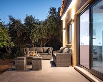 Seaside Villa Angel - Samos Cozy Getaway - Samos - Pátio