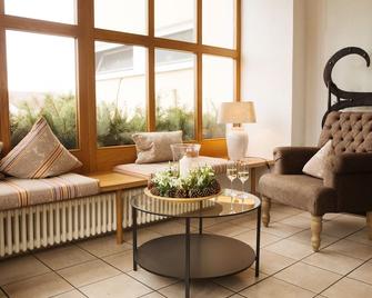 Hotel & Restaurant Dornweiler Hof - Illertissen - Wohnzimmer