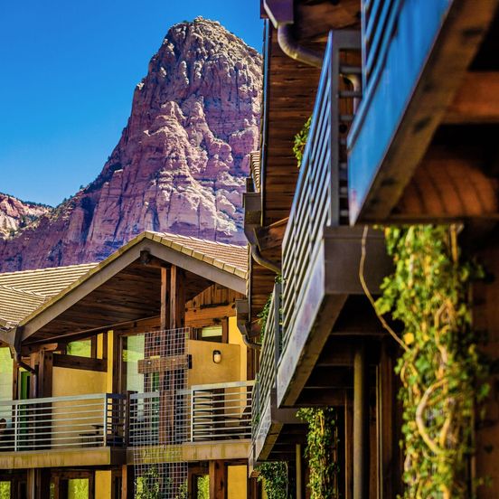 Building view of Desert Pearl Inn