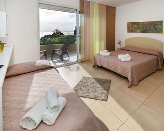 Zeus Residence Hotel - Aci Castello - Ložnice