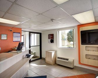 Motel 6-Council Bluffs, Ia - Omaha East - Council Bluffs - Lobby