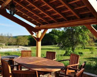 Hope Cottage , Sol du Mazel - Dordogne. Heated Pool. Child Friendly - Saint-Pompont - Patio