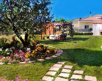 Anastasia Gardens Villa - Nea Mesagkala - Outdoors view