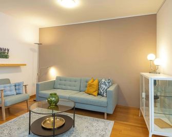 Cozy Central Duplex Garden & Family Comfort - Sankt Moritz - Sala de estar