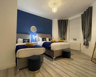 Hla Holytown - Bellshill - Bedroom
