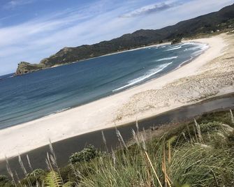 Medlands Beach Bach - Great Barrier Island - Playa