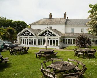 The Grove - Haverfordwest - Patio