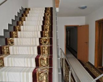 Hotel Global - Braşov - Escaleras