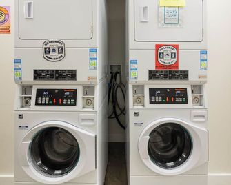 Ith Santa Barbara Surf Hostel - Santa Barbara - Laundry facility