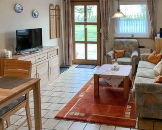 Apartment Peters-1 by Interhome - 우타르프 - 거실