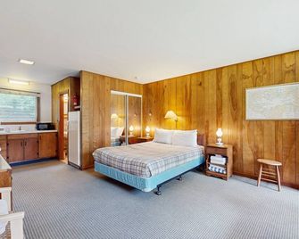 Fabulous studio suite just a few steps from the water w/WiFi, bay views - Alton - Habitación